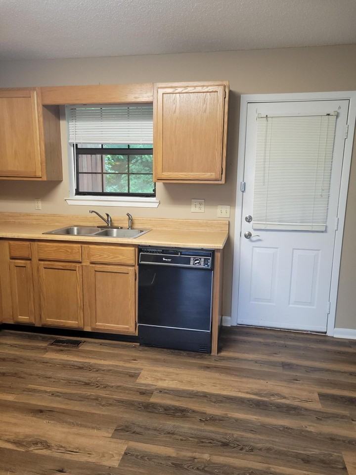 5256 Loblolly Ln - Photo 2 of 10
