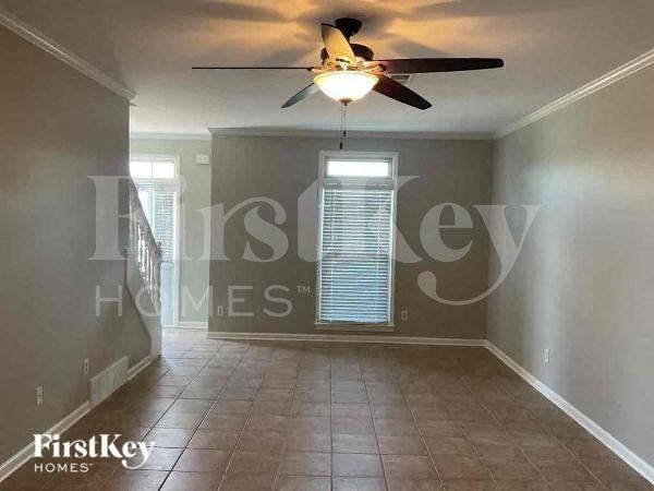 350 E Nolley Dr - Photo 2 of 10