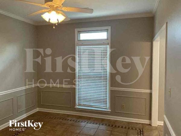 350 E Nolley Dr - Photo 3 of 10