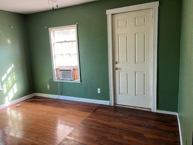 902 S Lamont St - Photo 3 of 10