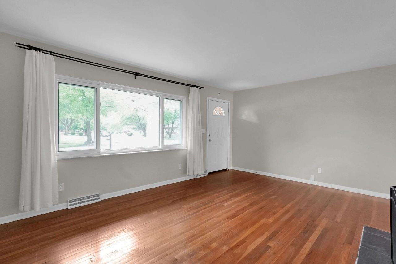 5371 Poplarwood Rd - Photo 3 of 15