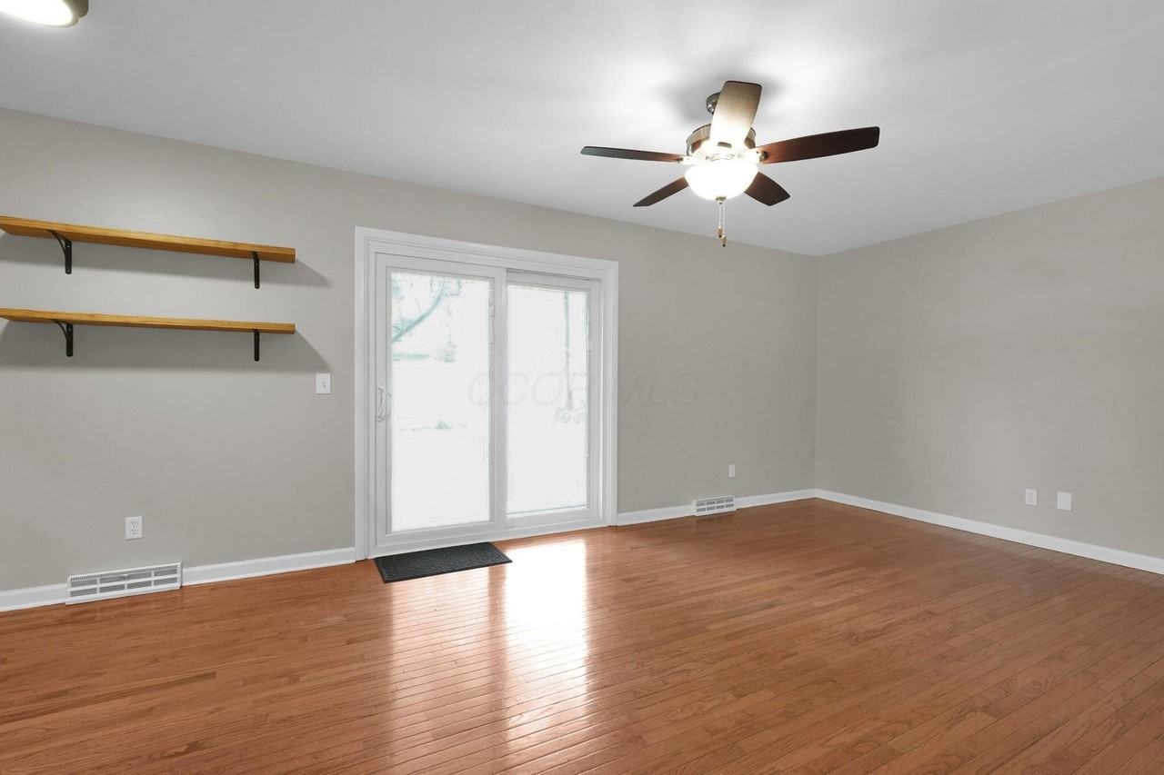 5371 Poplarwood Rd - Photo 4 of 15