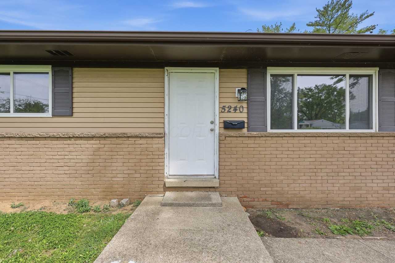 5240 Carbondale Dr - Photo 3 of 25