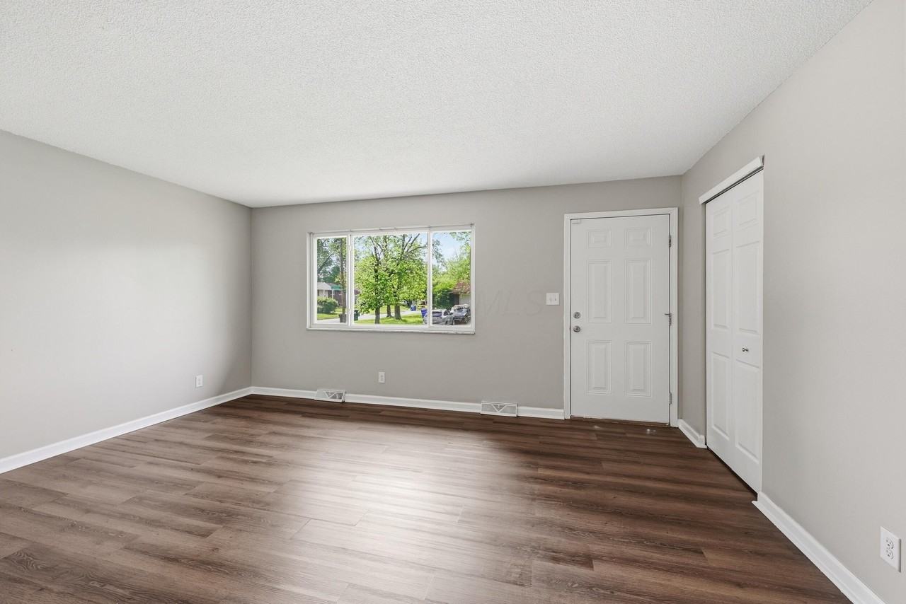 5240 Carbondale Dr - Photo 6 of 25