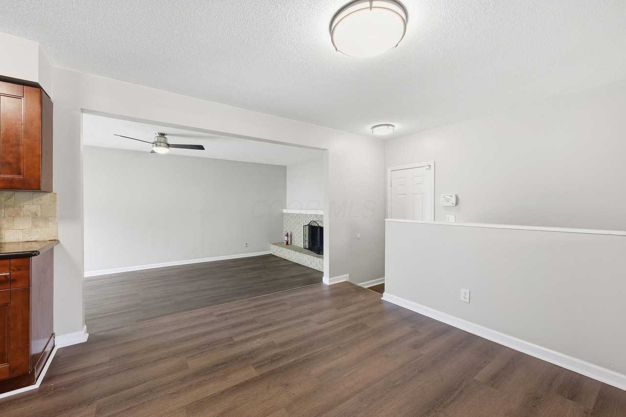 5240 Carbondale Dr - Photo 7 of 25