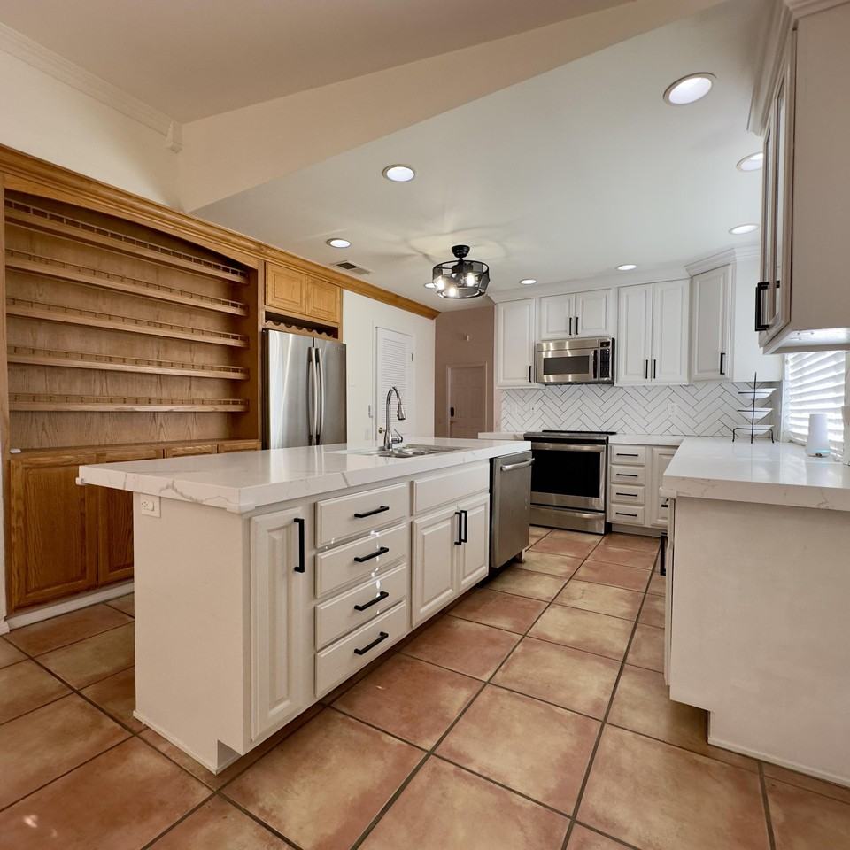 40064 Silktree Ct - Photo 6 of 32