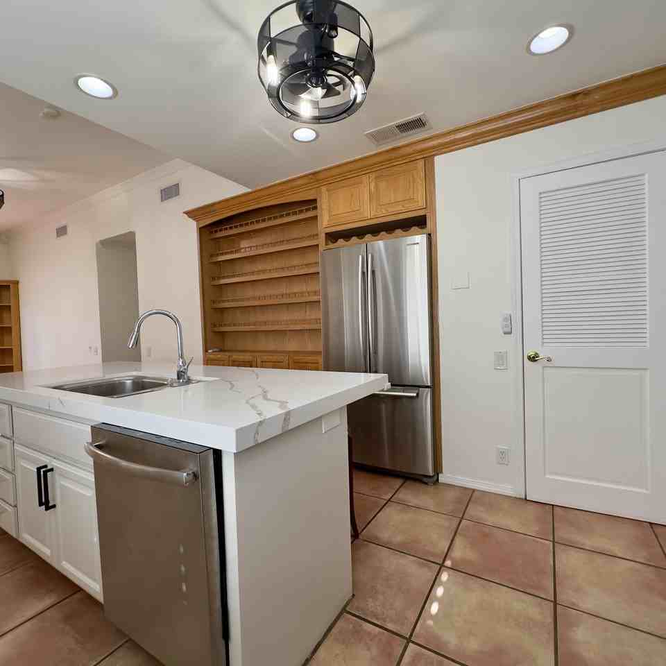 40064 Silktree Ct - Photo 7 of 32