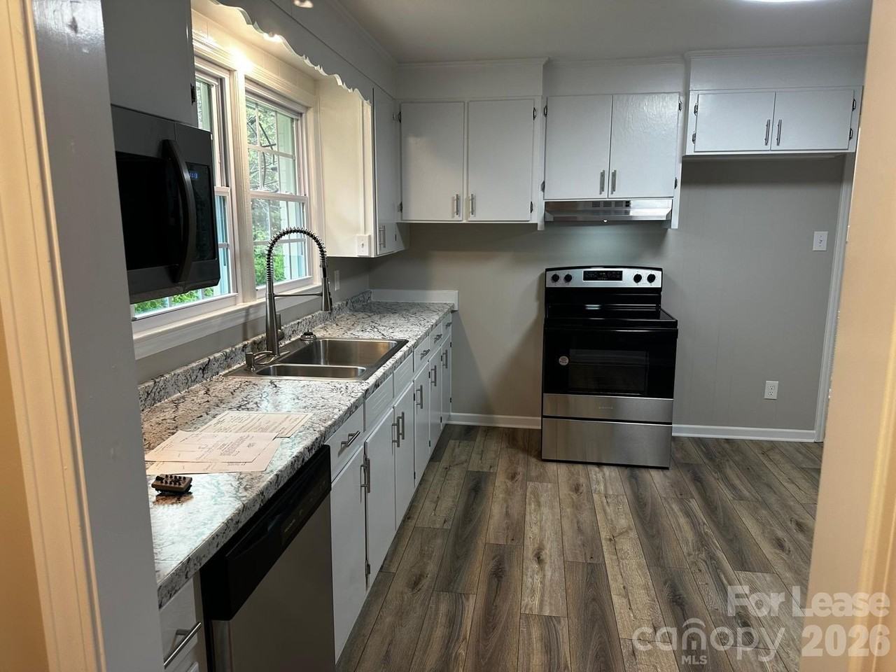 1141 Faile St - Photo 7 of 11