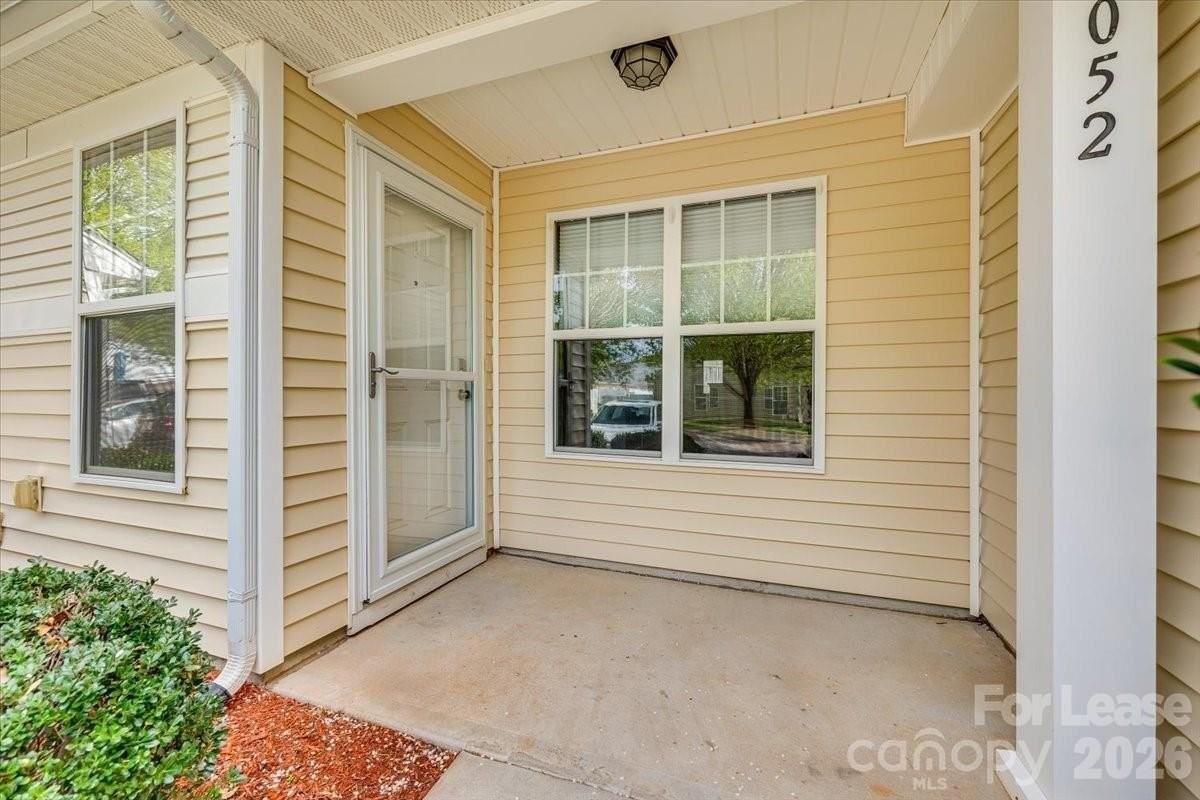 2052 Shady Pond Dr - Photo 2 of 30