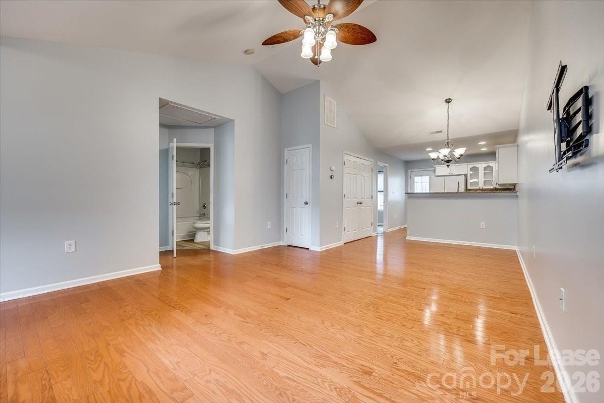 2052 Shady Pond Dr - Photo 5 of 30