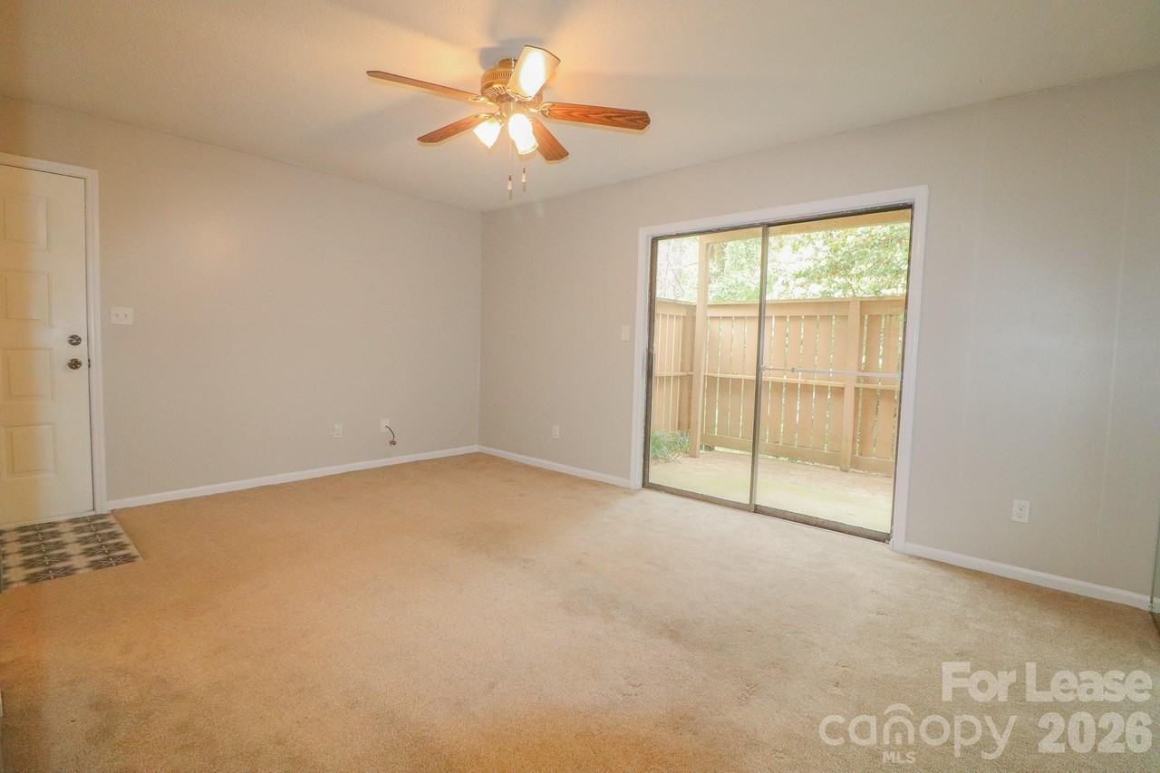 1645 Cedarview Ct - Photo 4 of 17
