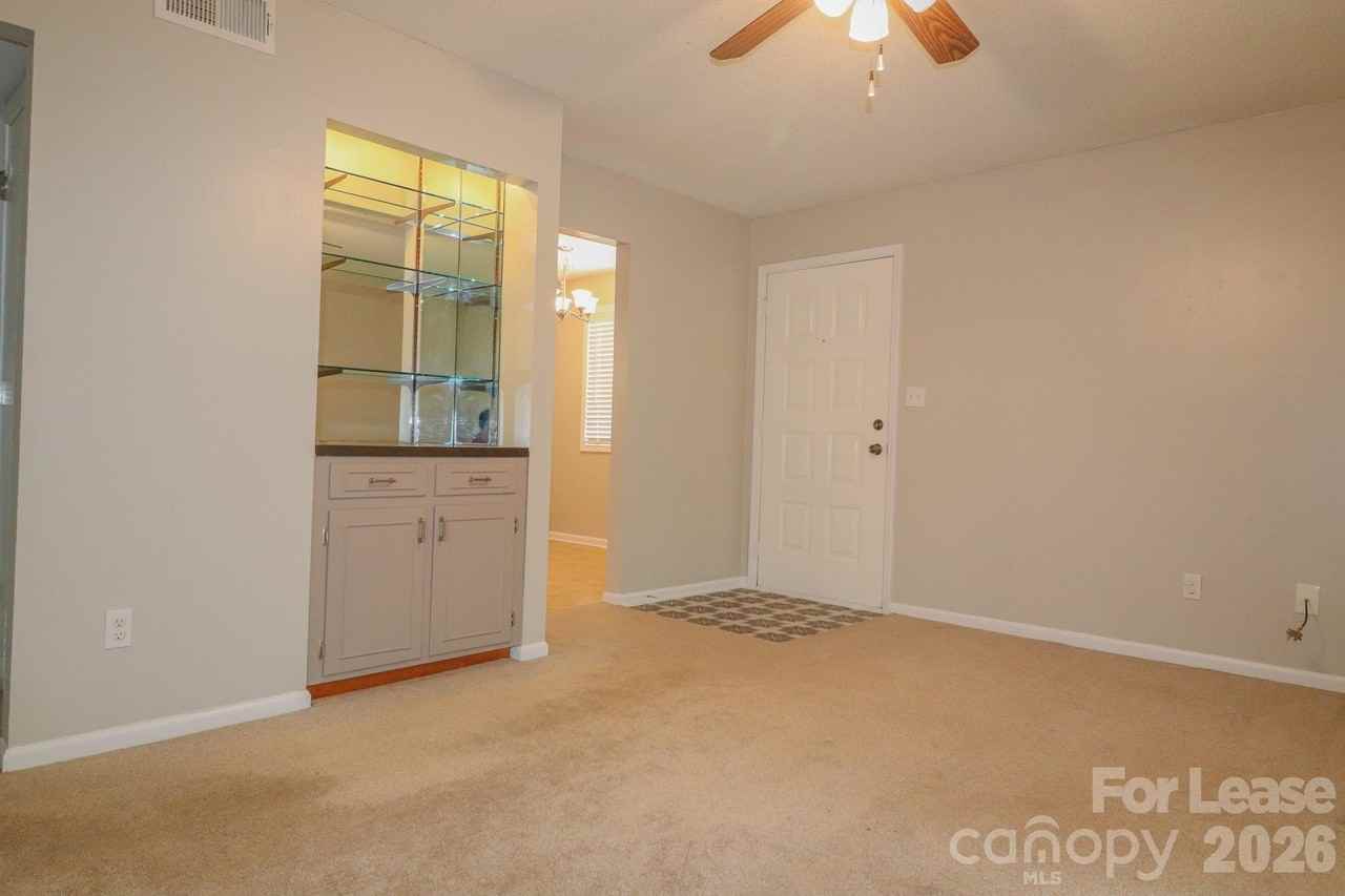 1645 Cedarview Ct - Photo 6 of 17