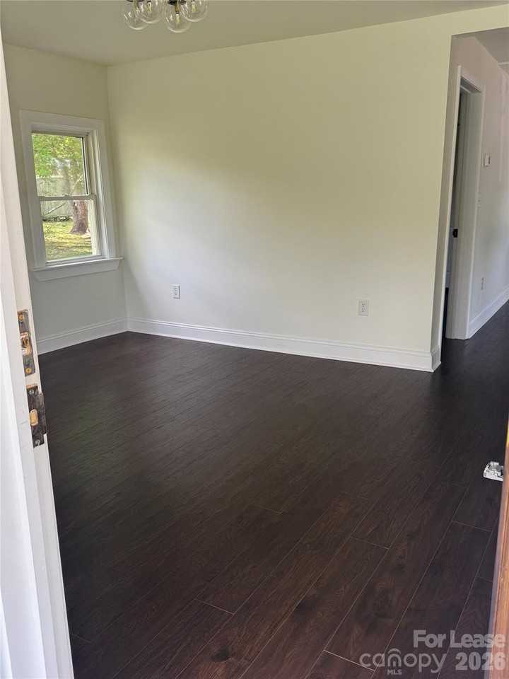 926 Fairview Dr Sw - Photo 2 of 13