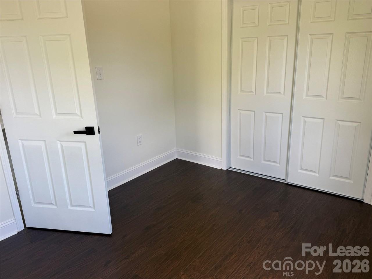 926 Fairview Dr Sw - Photo 3 of 13