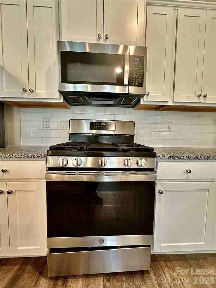 8116 Ramsburg Dr - Photo 7 of 32