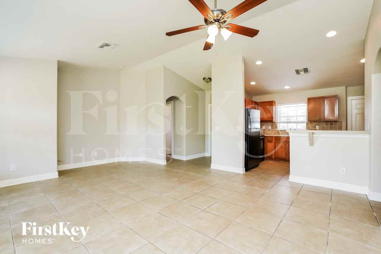 6136 Hellman Ave - Photo 3 of 15