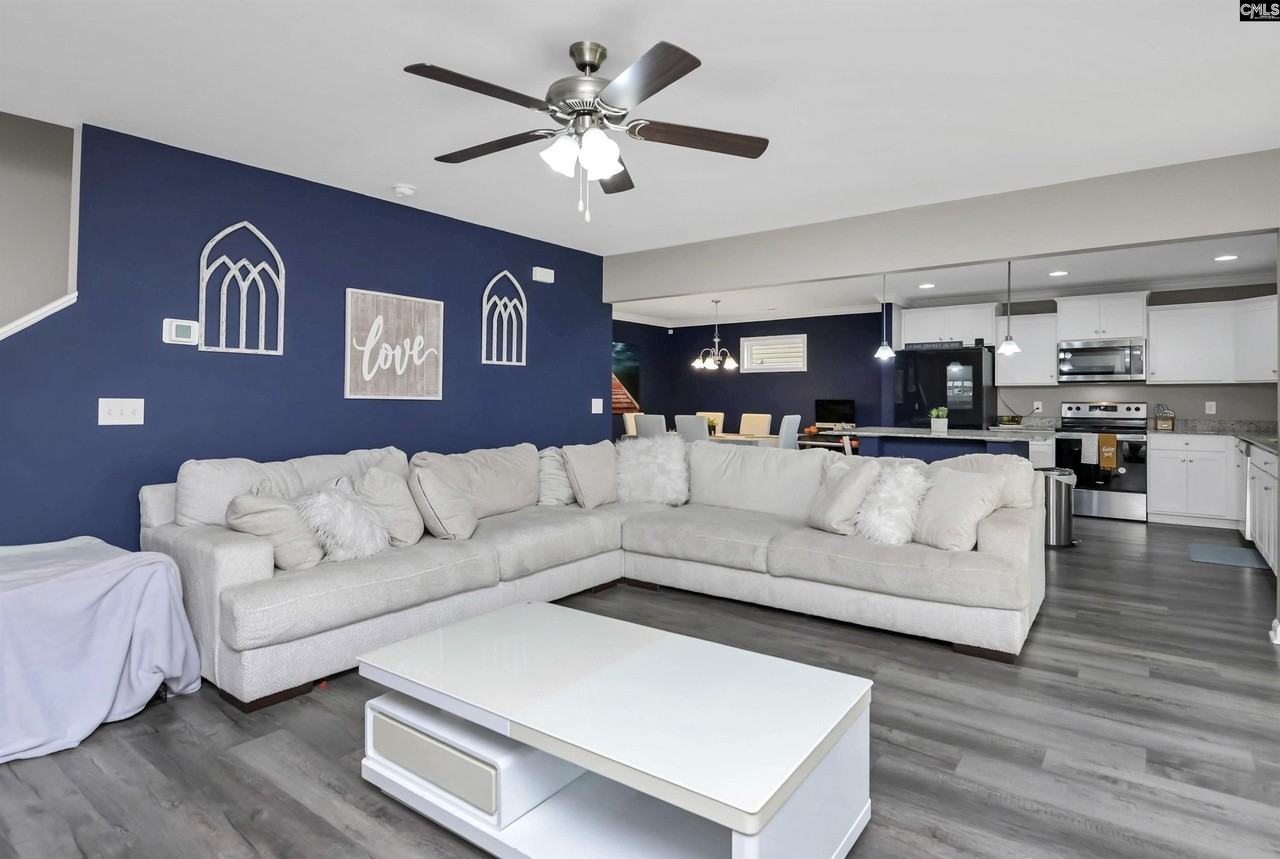 18 Manchurian Ct - Photo 5 of 45