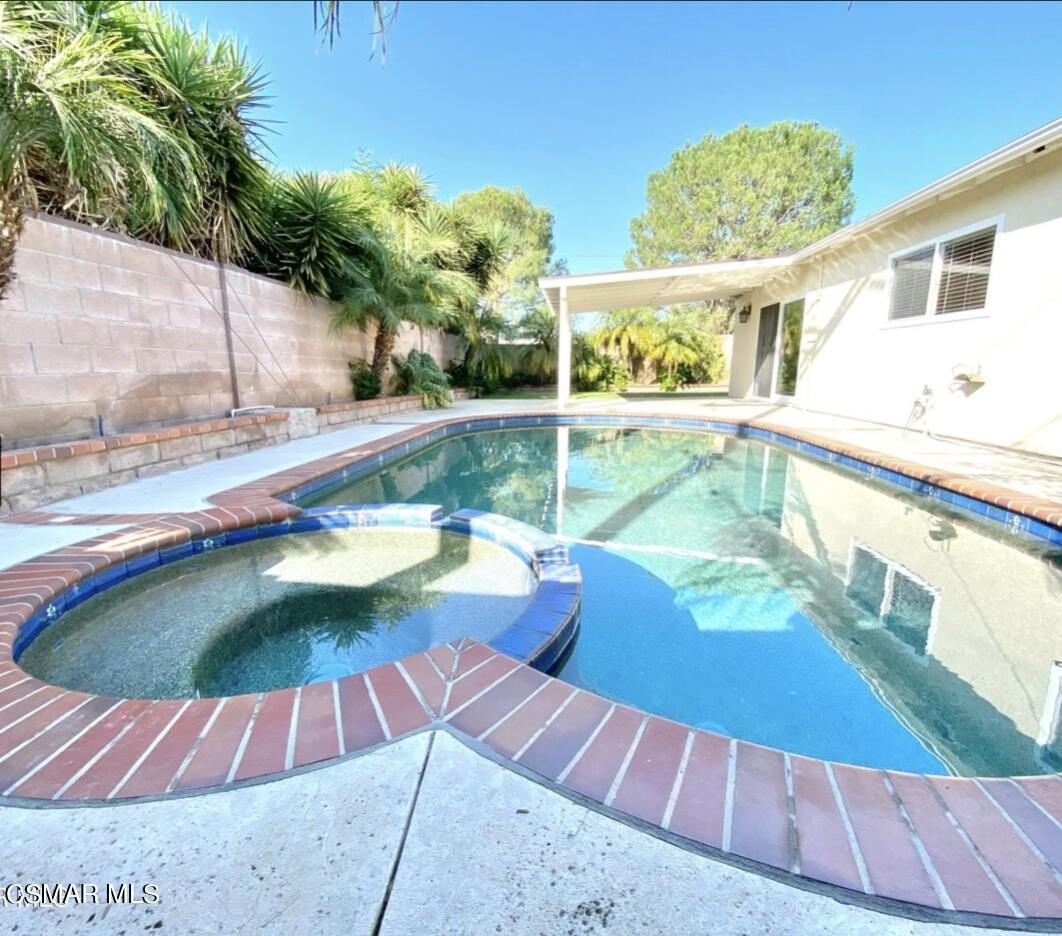 1687 Kane Ave - Photo 6 of 9