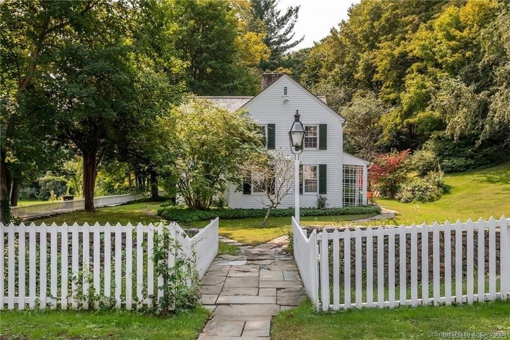 115 River Rd - Photo 2 of 39