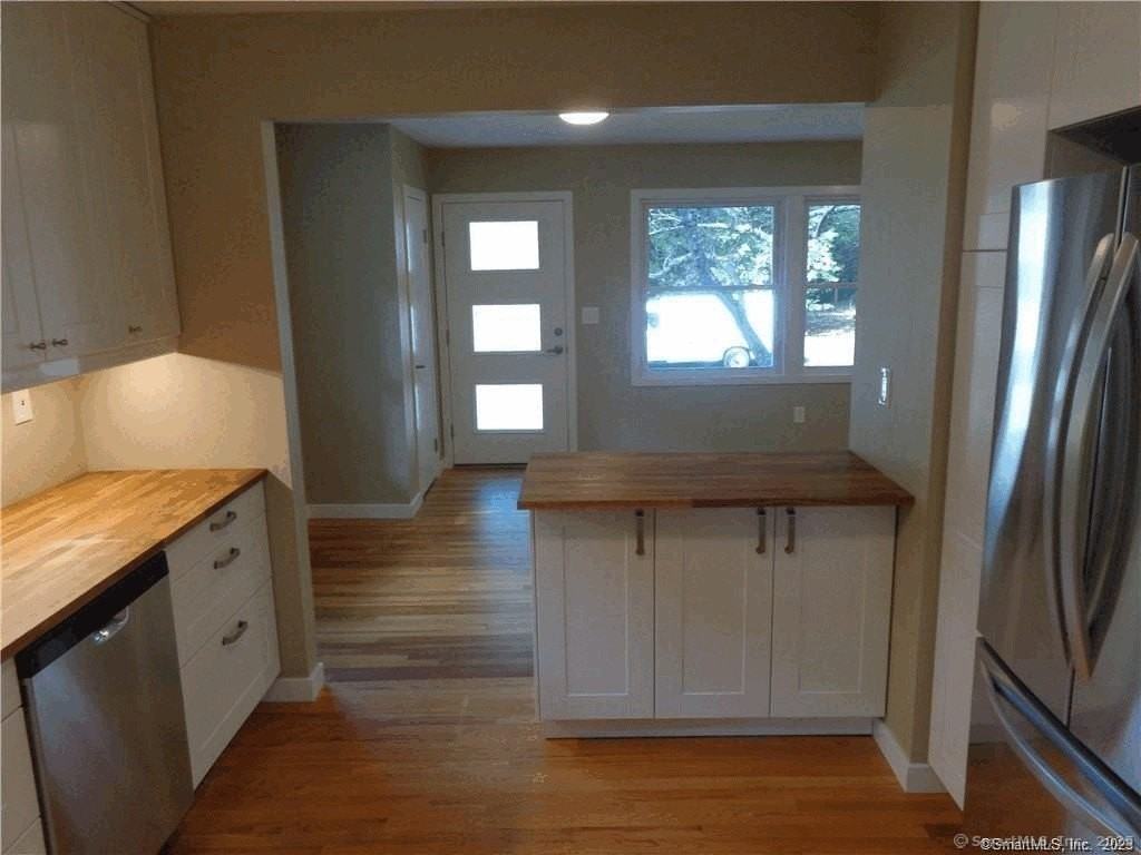9 Silver Dr - Photo 4 of 18