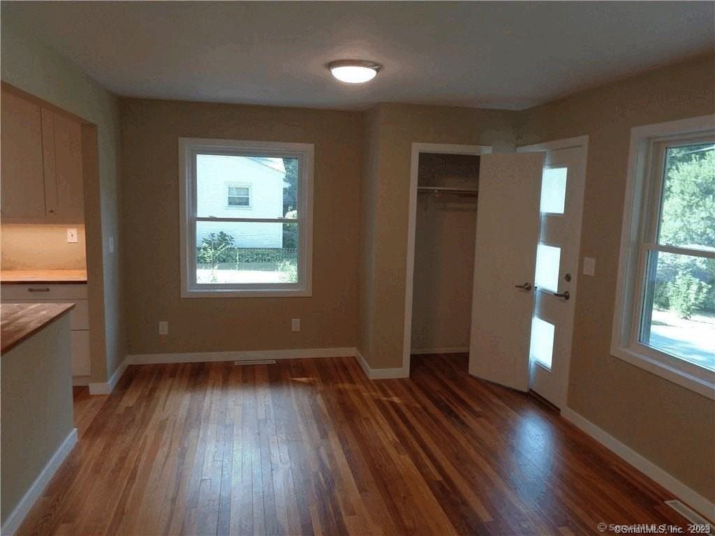9 Silver Dr - Photo 6 of 18
