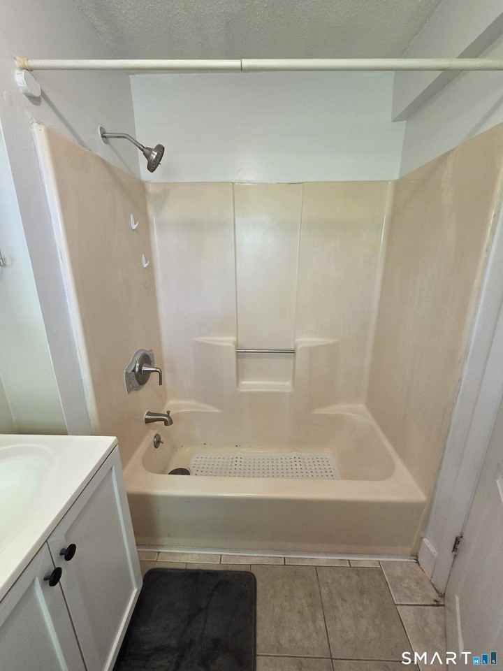 22 Lakeview St #2 - Photo 7 of 18