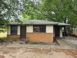 featured image of 806 S Ussery St