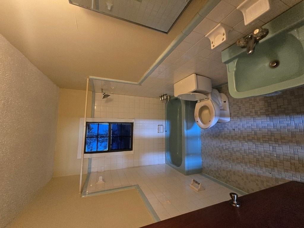 806 S Ussery St - Photo 6 of 9