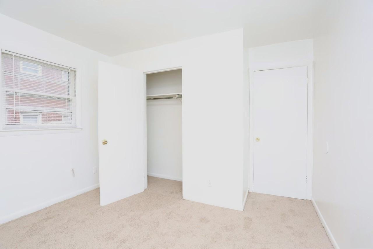 1901 Apartments - Photo 6 of 12
