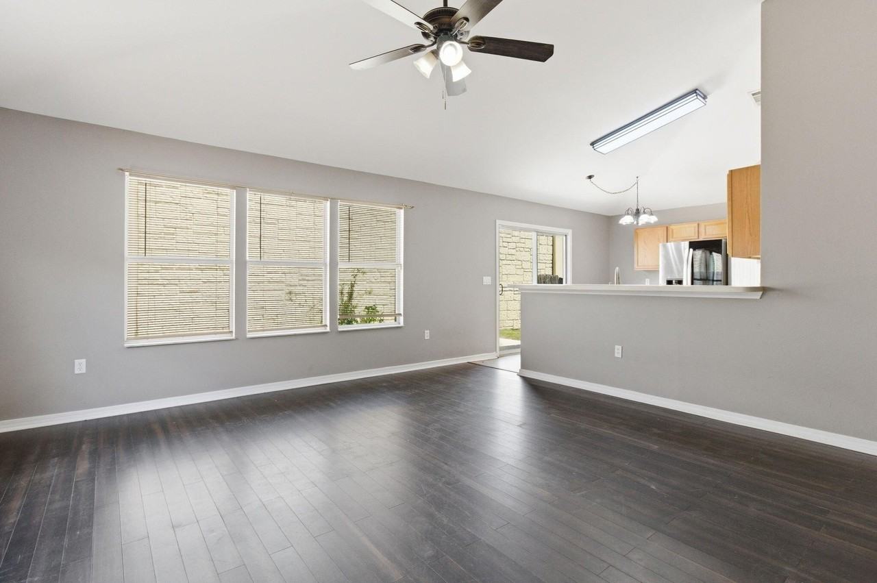 122 Nivana Dr - Photo 6 of 31