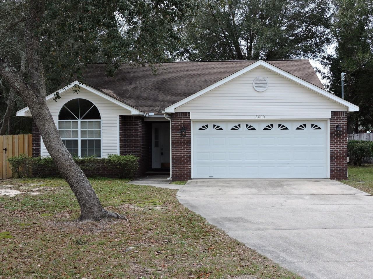 2800 Wilson Ln - Photo 2 of 30