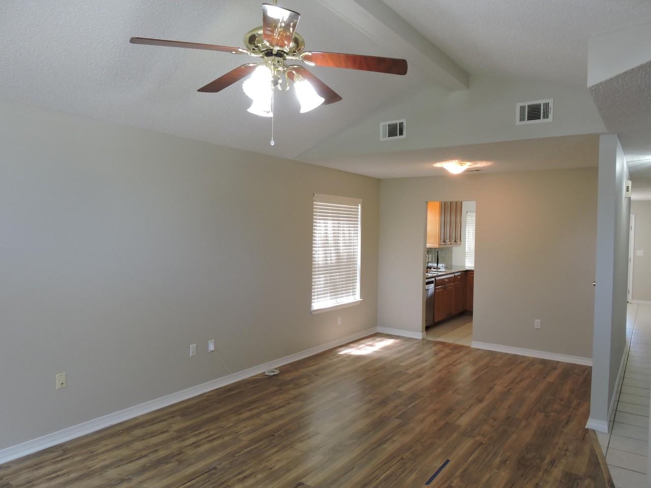 2800 Wilson Ln - Photo 4 of 30
