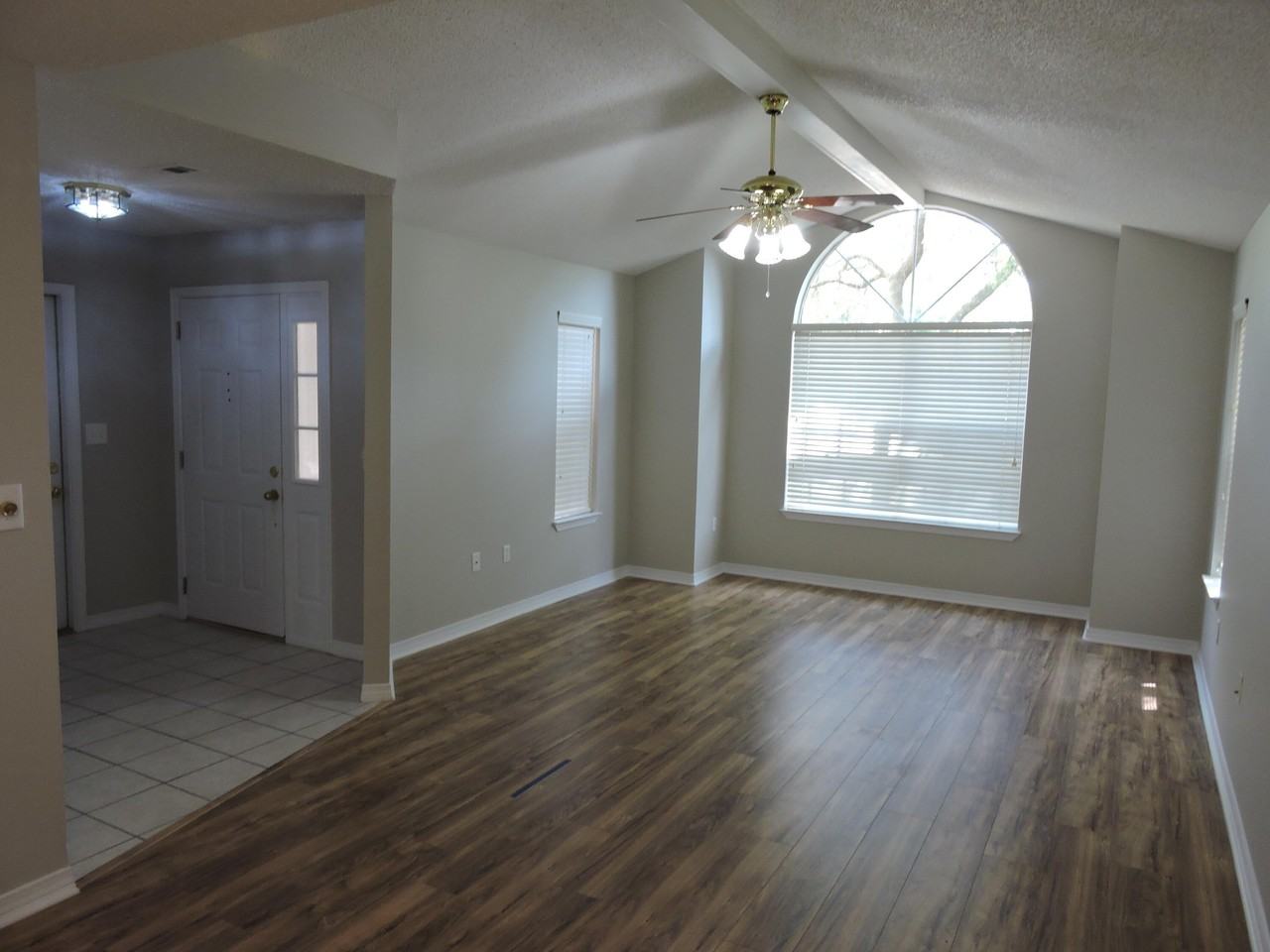 2800 Wilson Ln - Photo 6 of 30