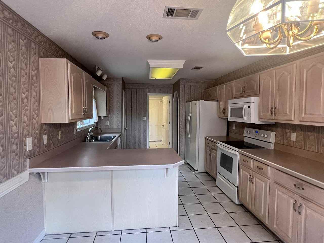 395 Lake Holley Cir - Photo 2 of 27
