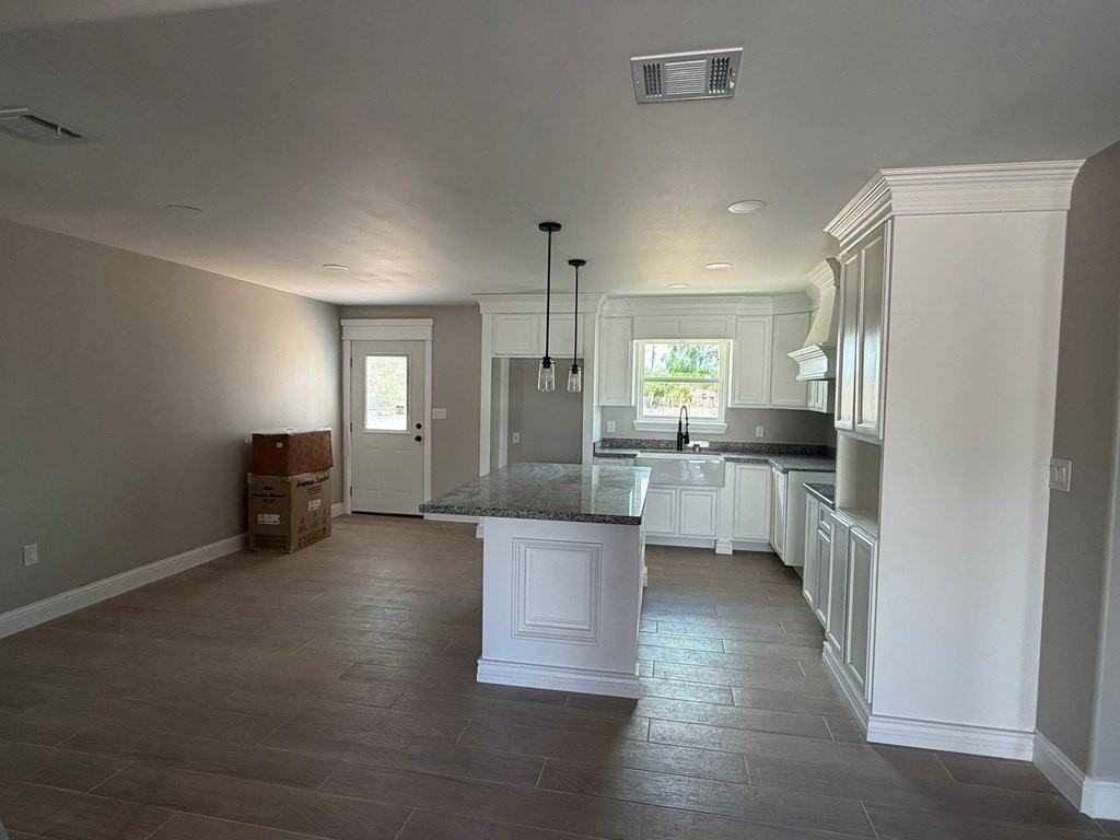 3204 Calle Teresa - Photo 4 of 16