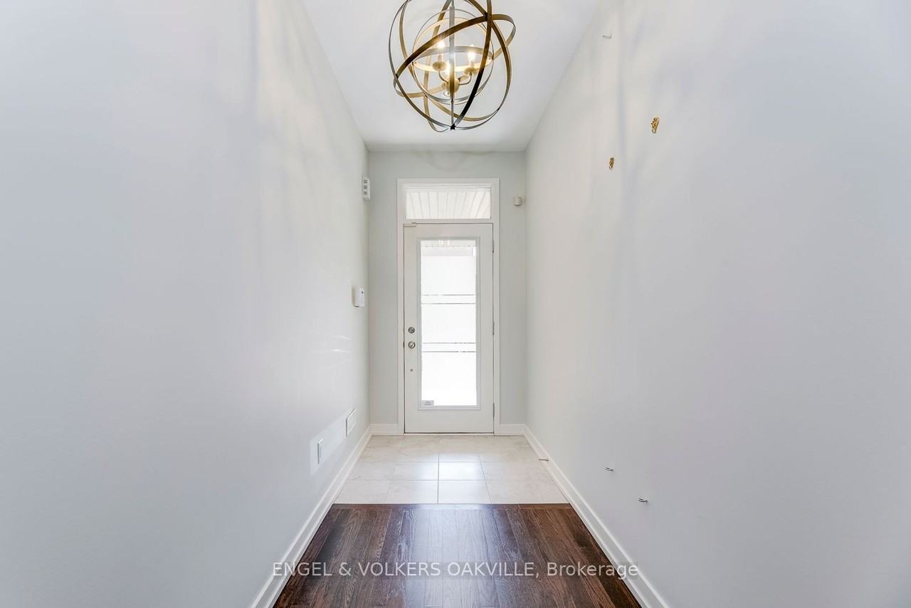227 Huguenot Rd - Photo 5 of 33