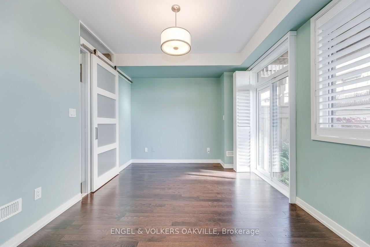 227 Huguenot Rd - Photo 6 of 33