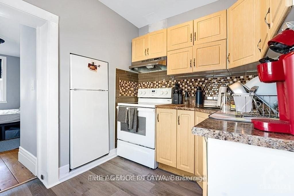 139 Reserve Street S B - Photo 6 of 16