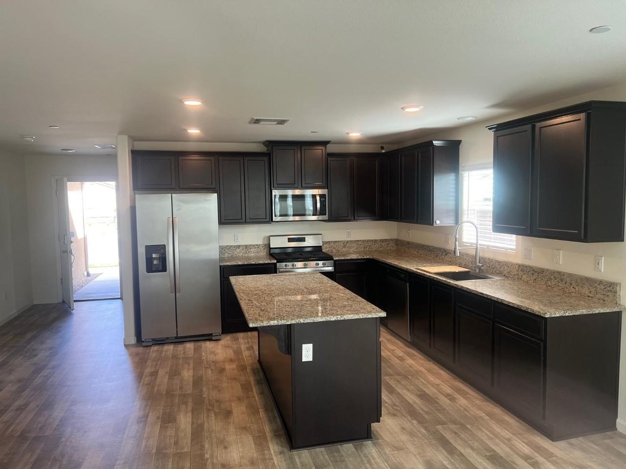 5545 W Saginaw Way - Photo 3 of 16