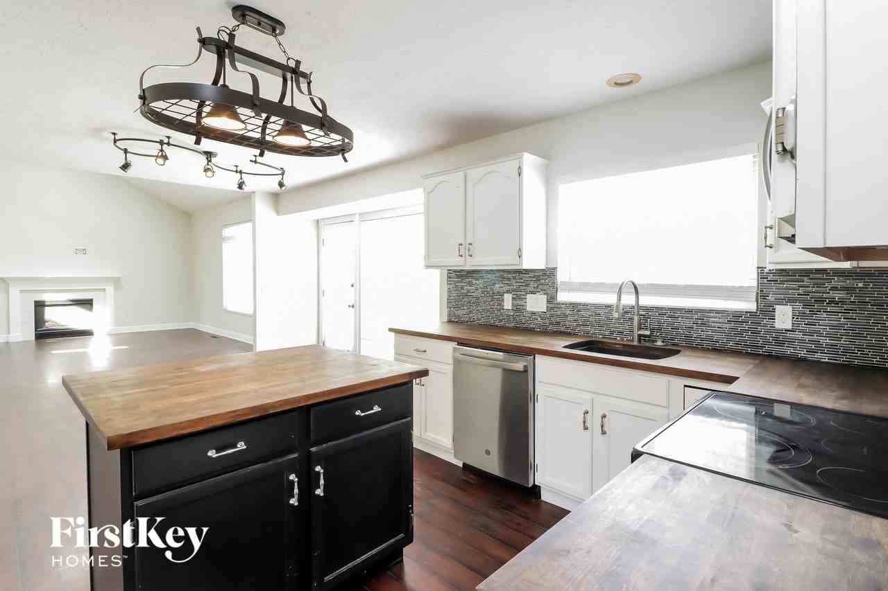 1249 Timber Ridge Ct - Photo 4 of 15
