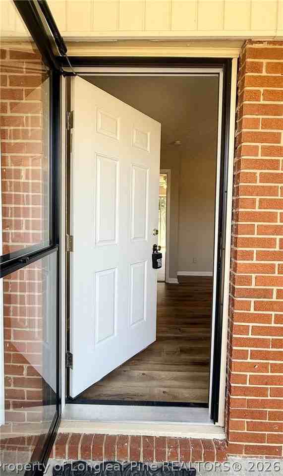 832 Fresno Dr - Photo 2 of 18