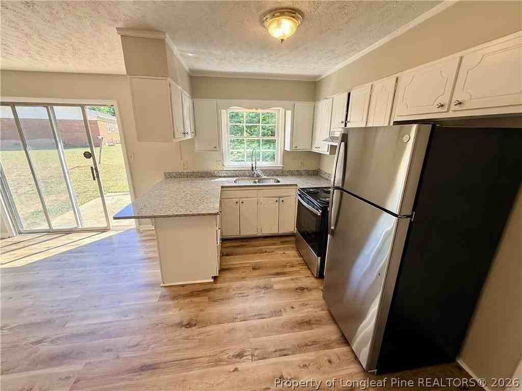 832 Fresno Dr - Photo 7 of 18
