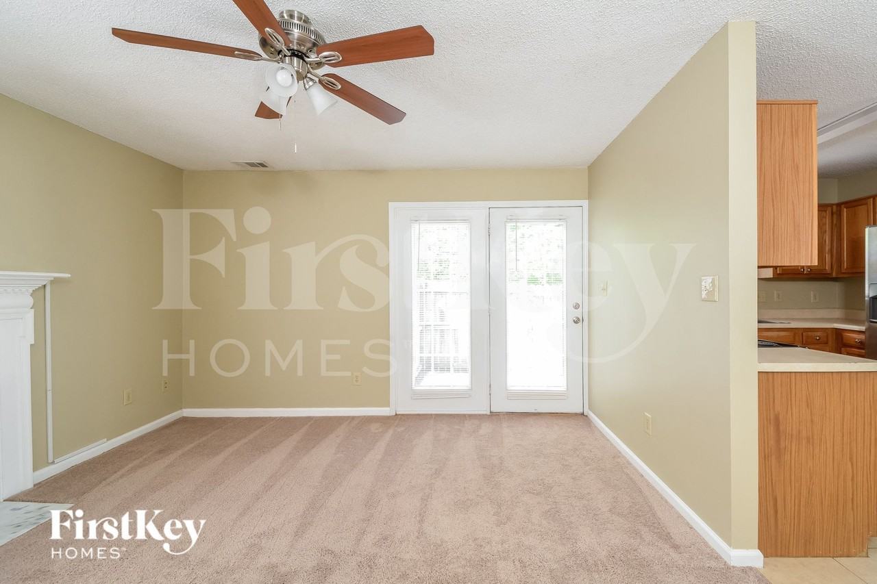 1446 Cimarron Pkwy #6 - Photo 5 of 15