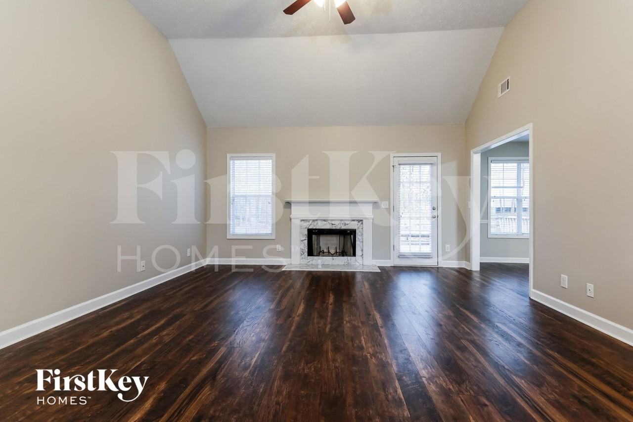 241 Ryan Rd - Photo 2 of 15