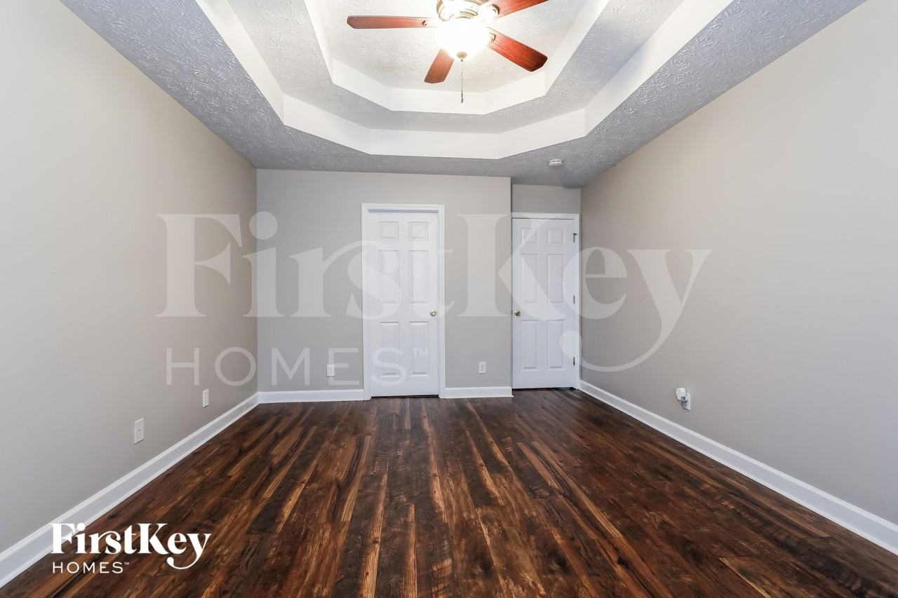 241 Ryan Rd - Photo 5 of 15