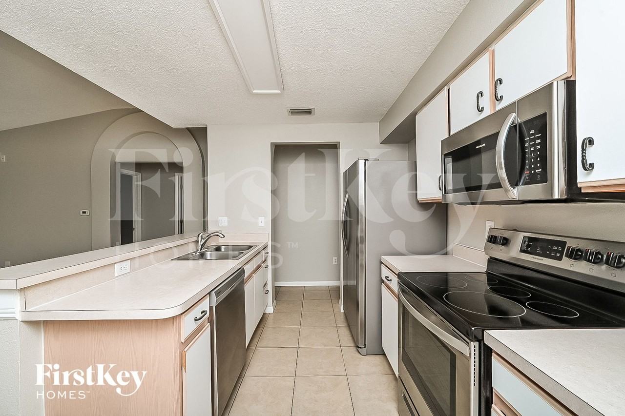 1523 Birchstone Ave - Photo 6 of 15