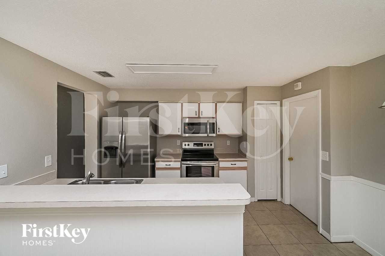 1523 Birchstone Ave - Photo 7 of 15