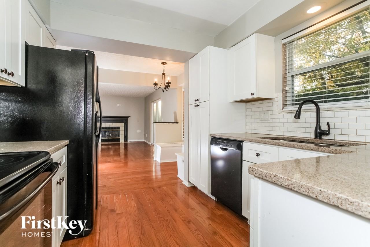 5458 Concord Crossing Dr - Photo 6 of 15