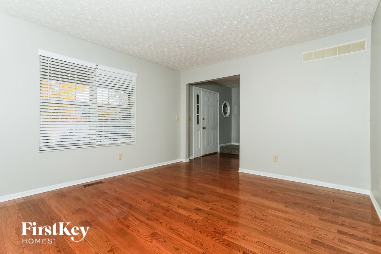 5458 Concord Crossing Dr - Photo 7 of 15