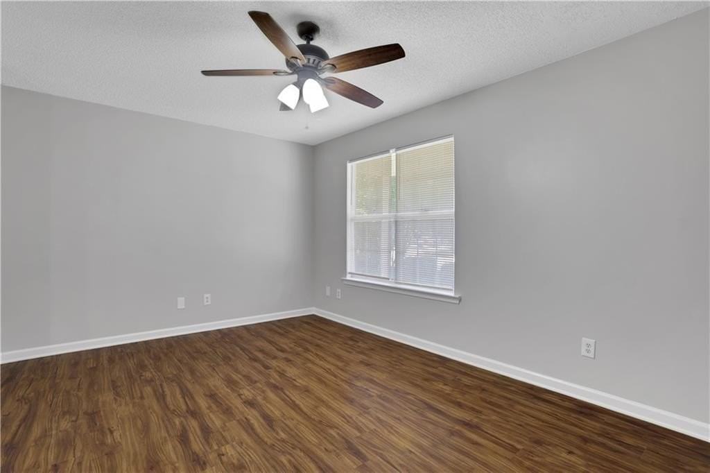 1338 N Hampton Dr - Photo 5 of 30